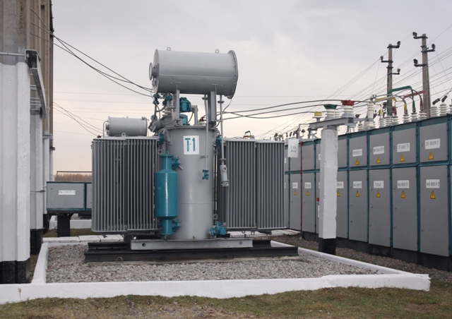 Picture of an electrical transformer